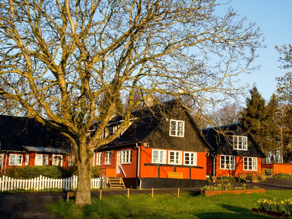 Pyttegarden Apartments Gudhjem Esterno foto